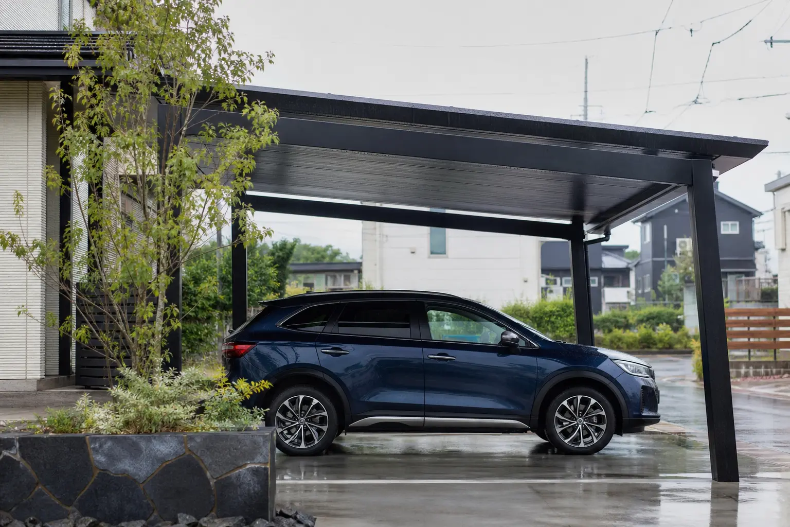 Pourquoi opter pour un abri voiture ? Les vrais bénéfices à connaître