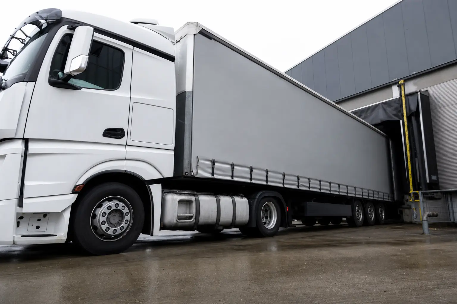 Quelle est la hauteur d’un camion ? Dimensions, limites et points de vigilance