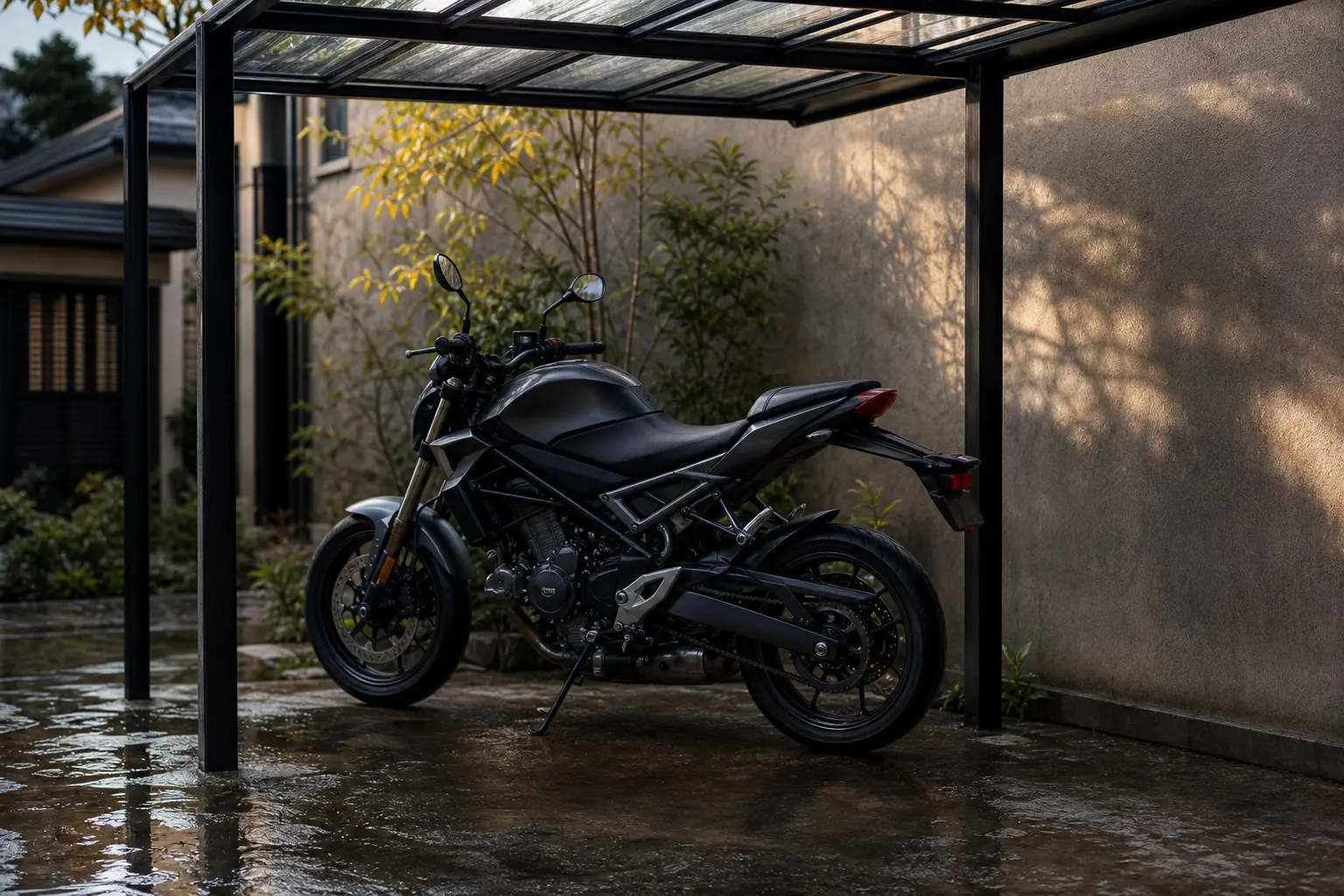 Pourquoi opter pour un abri moto ? Protection, sécurité et choix du bon modèle