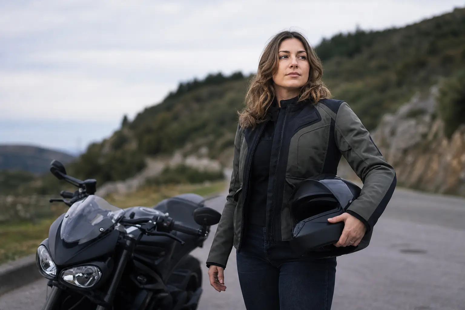 Pourquoi choisir une veste moto pour femme ? La vraie différence entre confort, sécurité et ajustement
