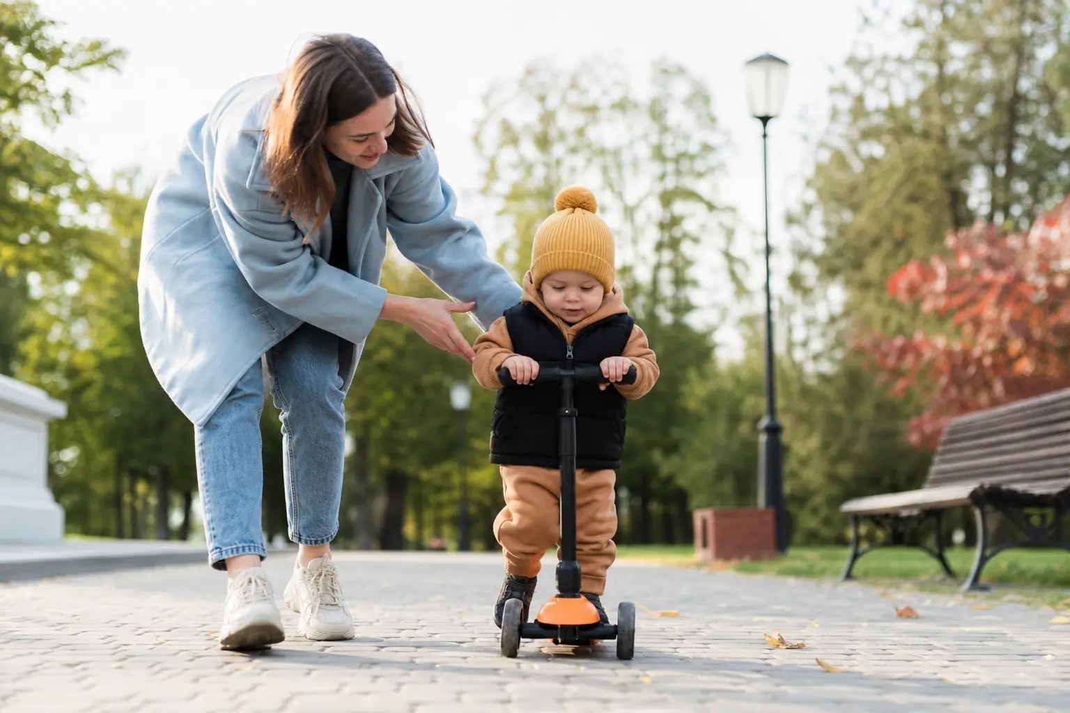 Quelle trottinette pour bébé choisir ? Le guide simple pour ne pas se tromper