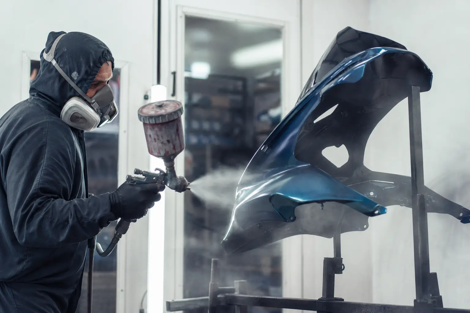 Comment devenir peintre de moto professionnel : compétences, formation et débouchés