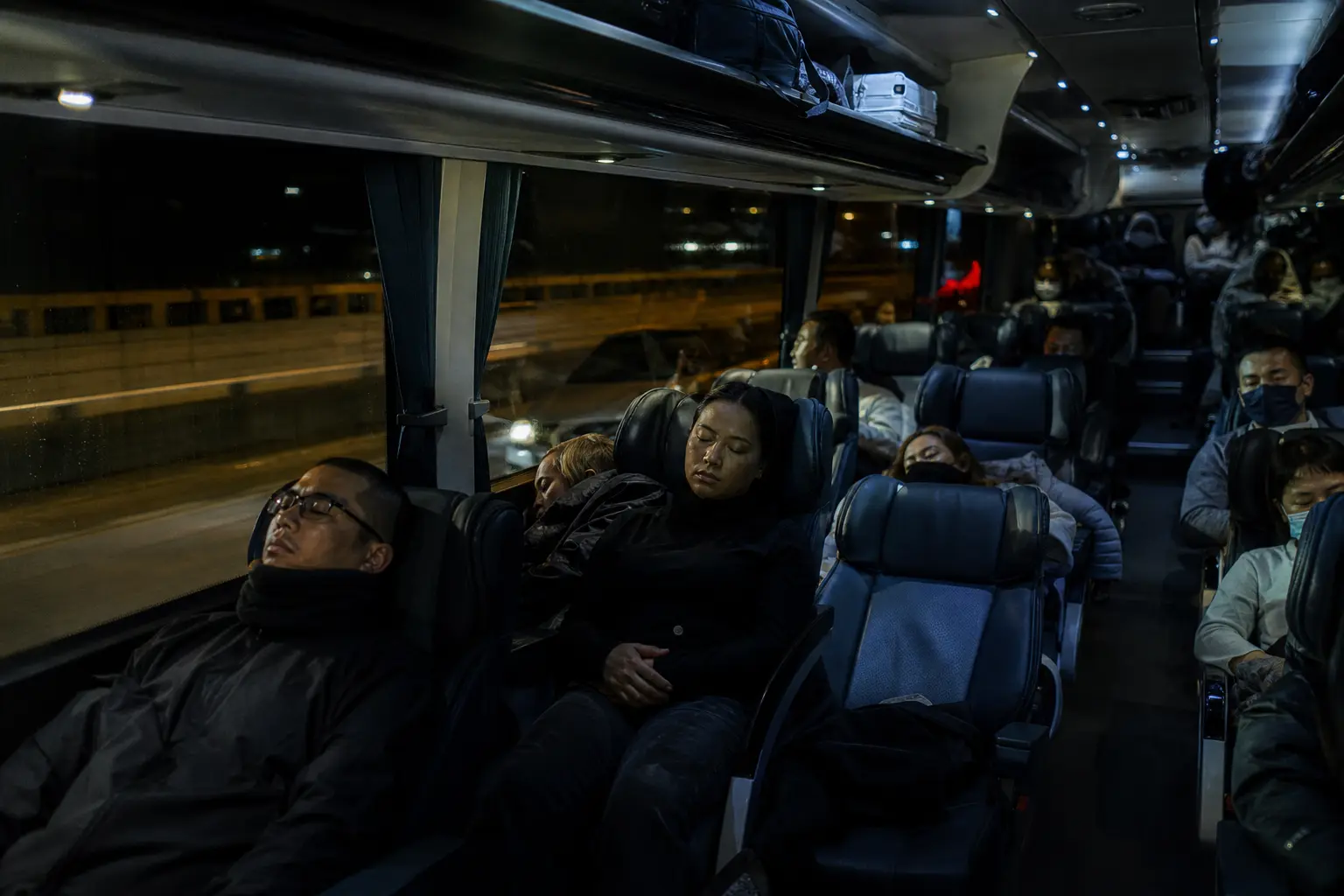 Comment voyager en bus de nuit sans mauvaise surprise : confort, sécurité et bons réflexes