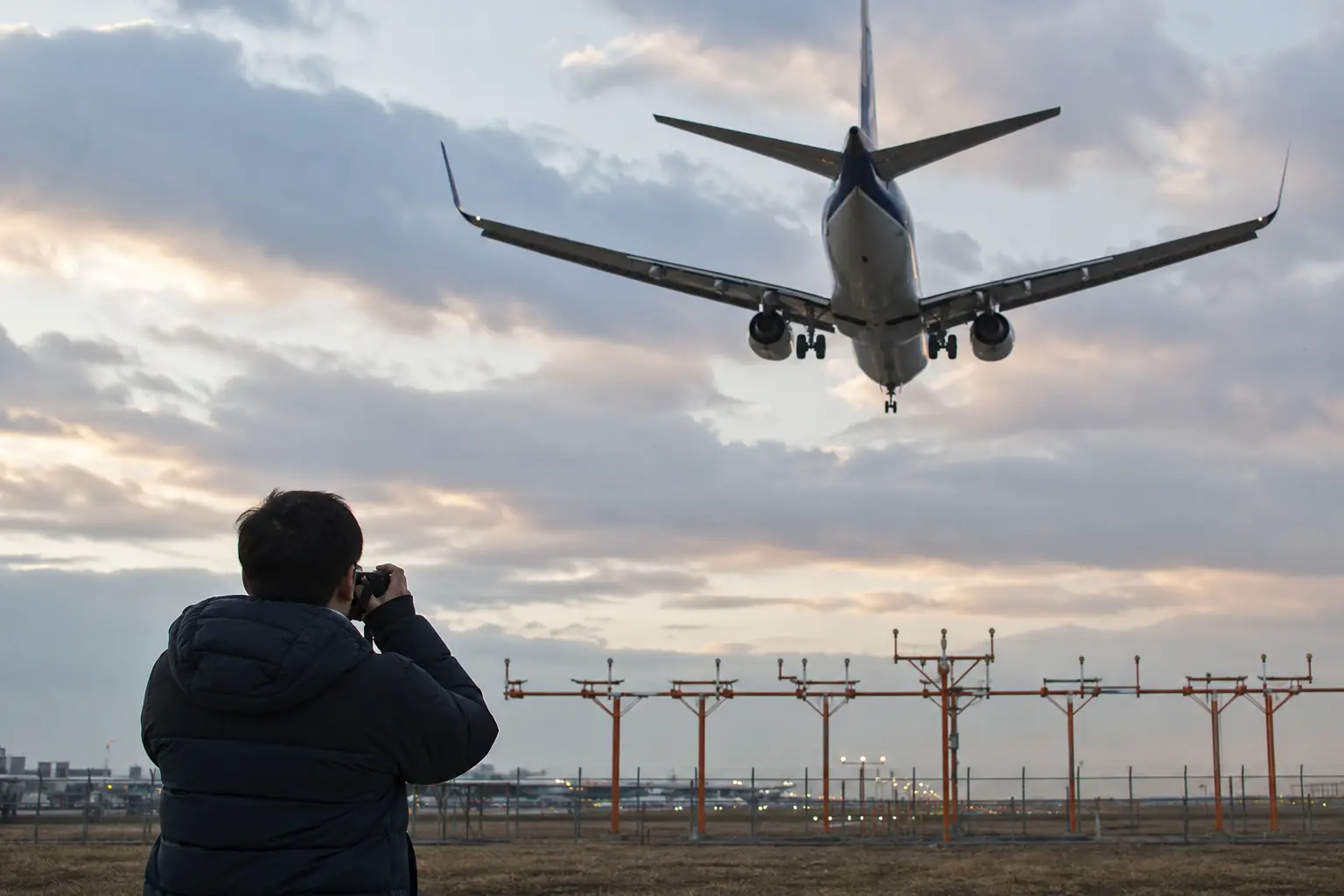 « Un avion sans elle » : le vrai mystère n’est pas le crash, mais l’identité de l’enfant