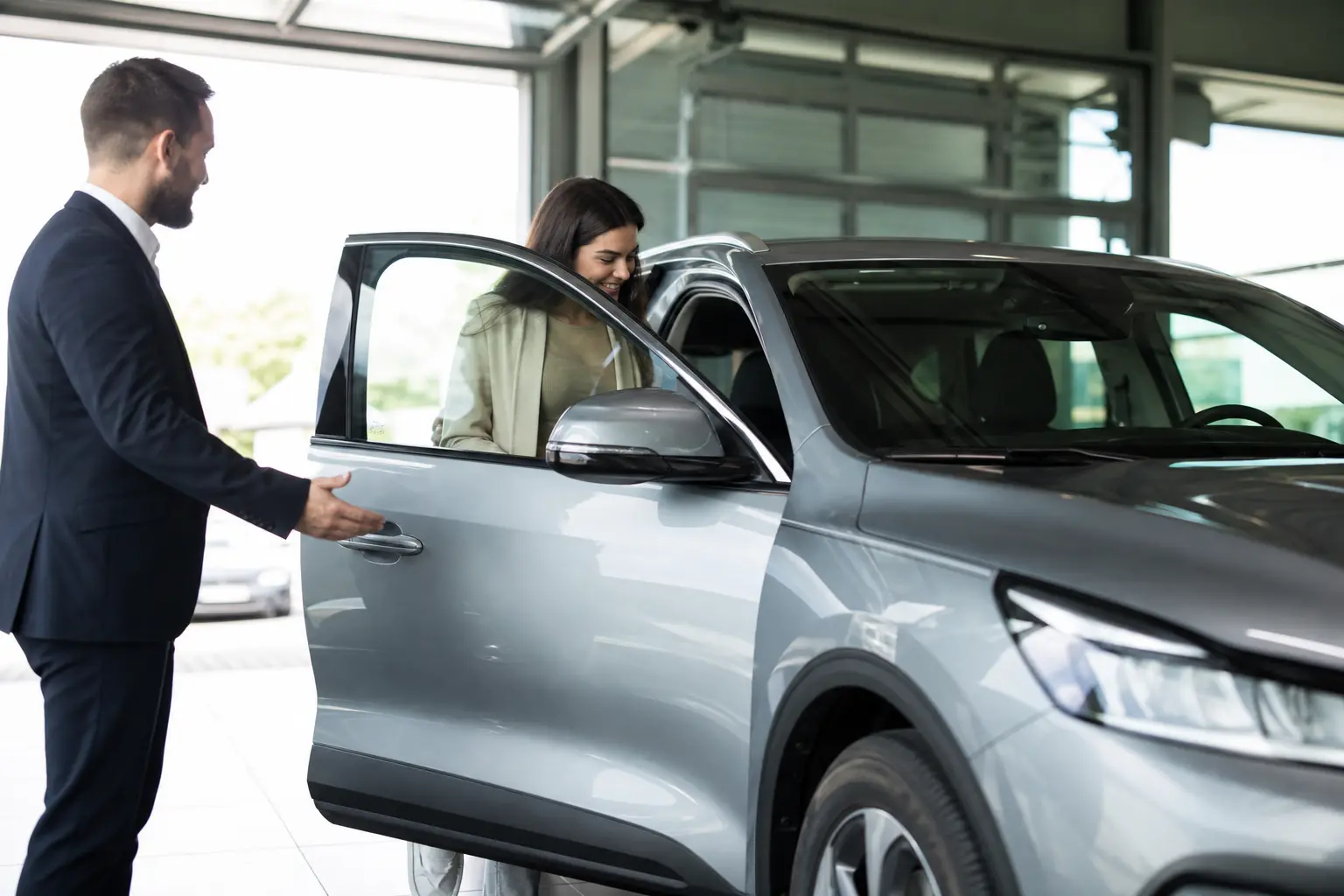 Pourquoi acheter une voiture neuve ? Les vrais avantages, les limites et les bons réflexes