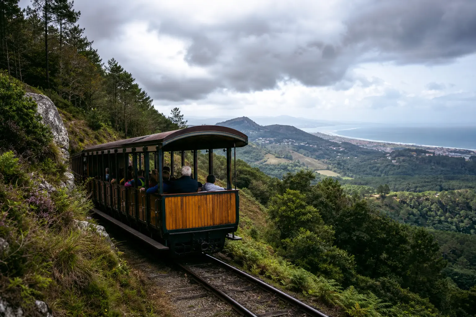 Pourquoi prendre le train de la Rhune ? Le plus beau moyen de gravir un sommet basque