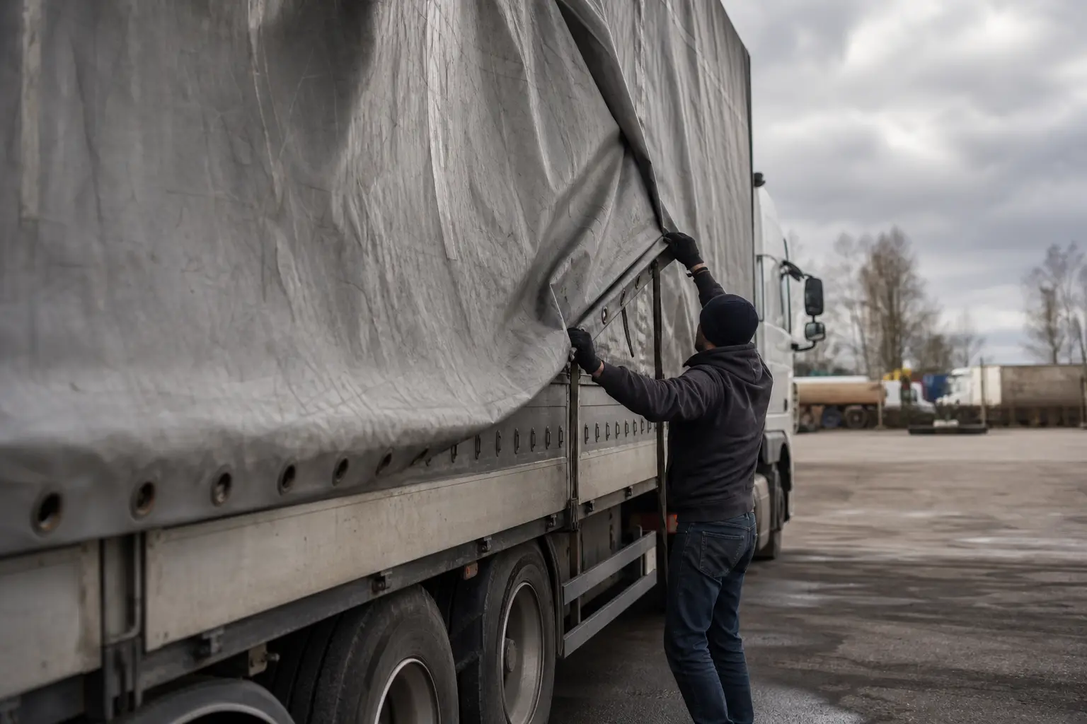 Pourquoi utiliser une bâche pour camion ? Protection, conformité et efficacité au quotidien
