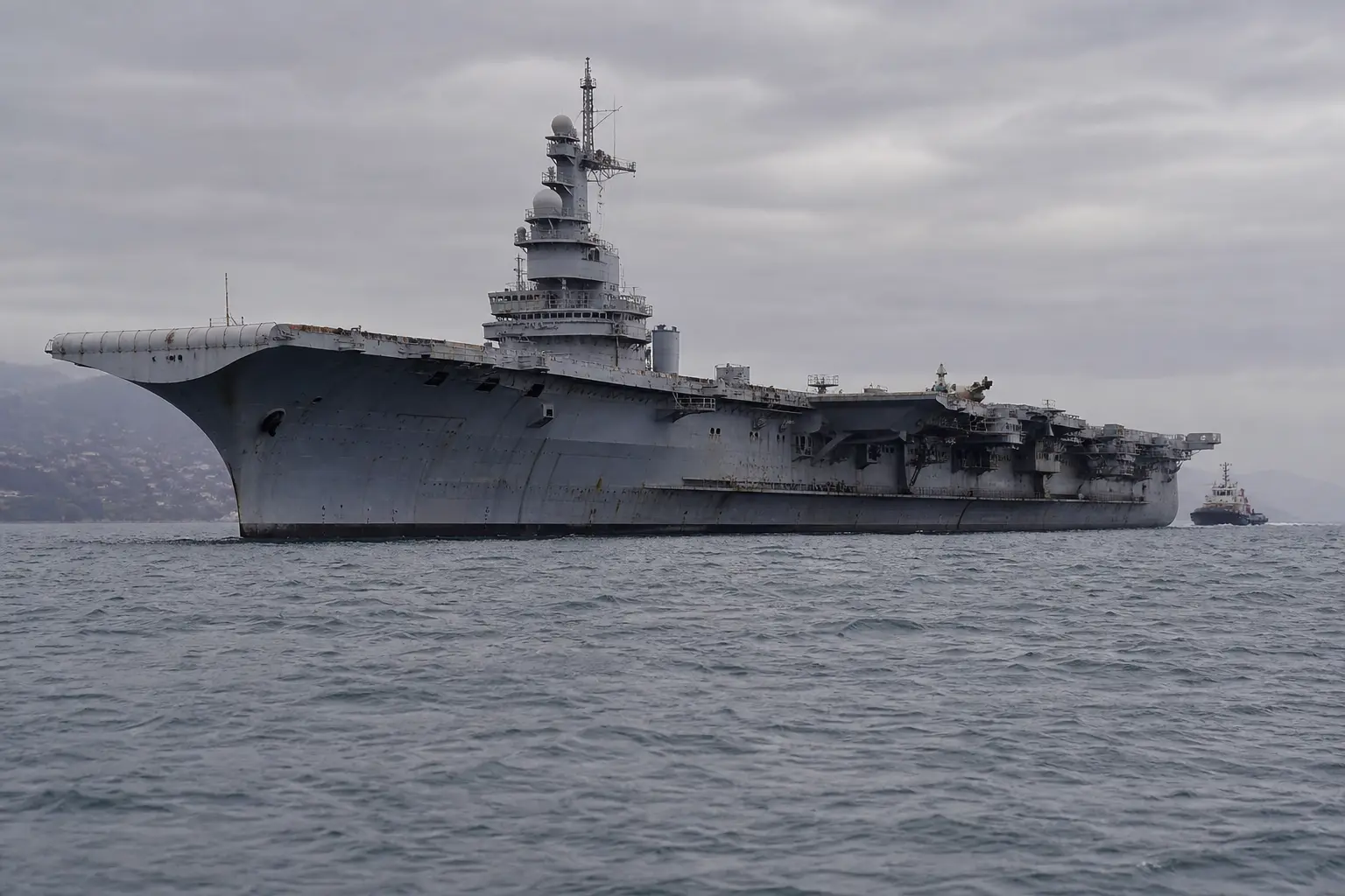 Le porte-avions Foch : fleuron de la marine française et navire au destin controversé