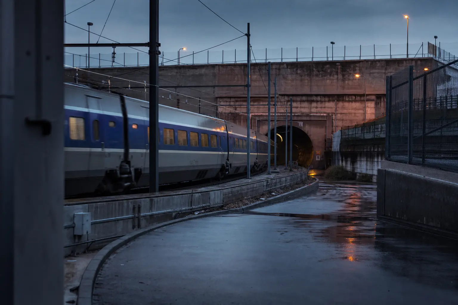 Le train sous la Manche : un exploit technologique, mais surtout un système ferroviaire hors norme