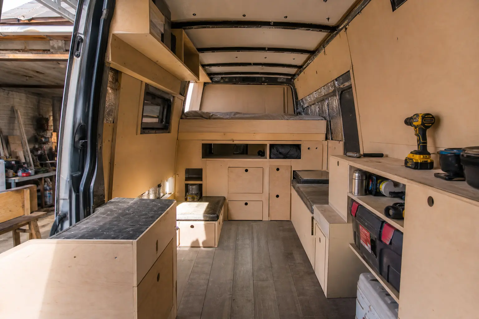 Comment aménager un camion : méthode, choix techniques et erreurs à éviter