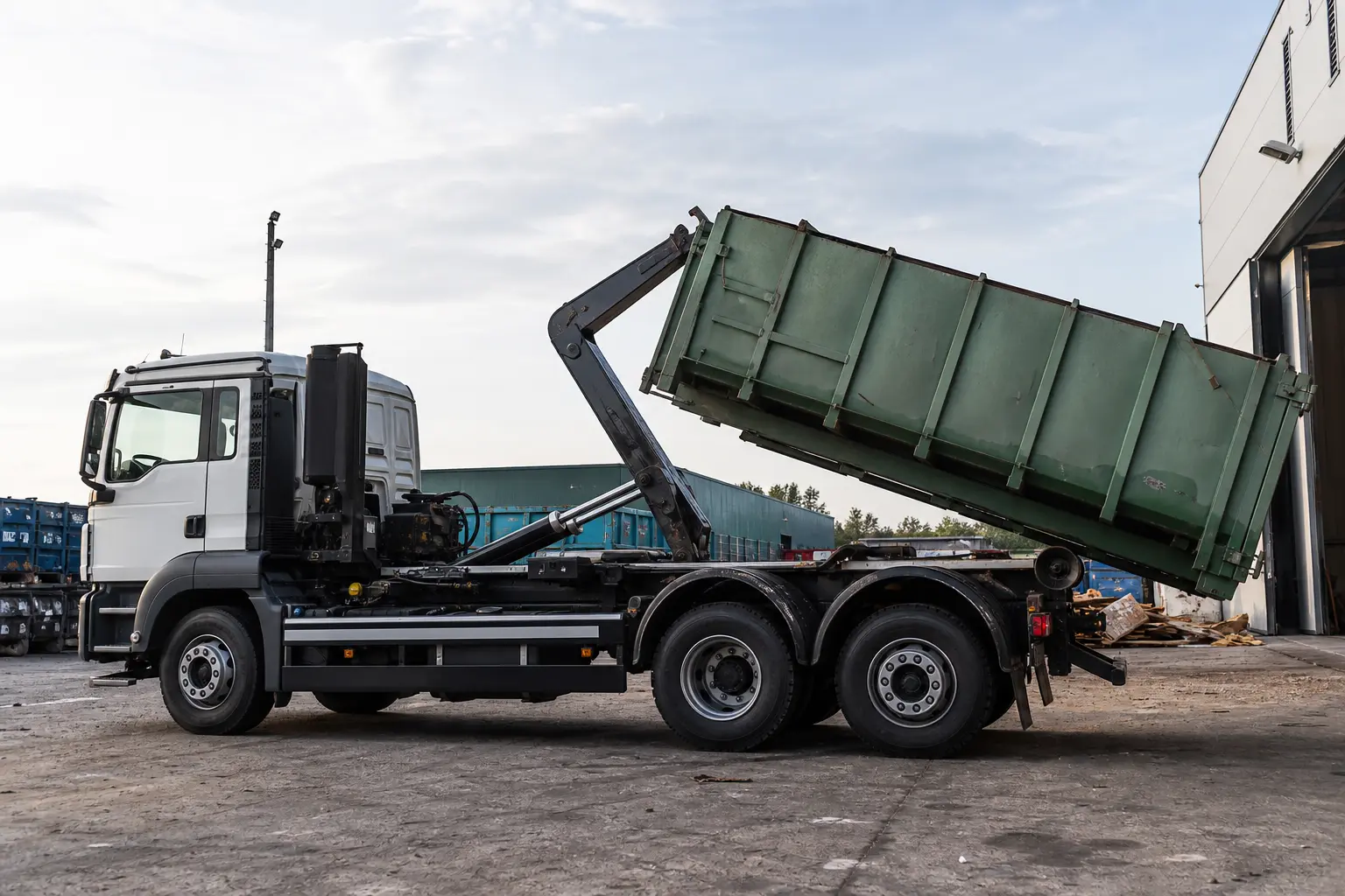 Quels sont les avantages du camion empirolle dans le secteur du transport ?