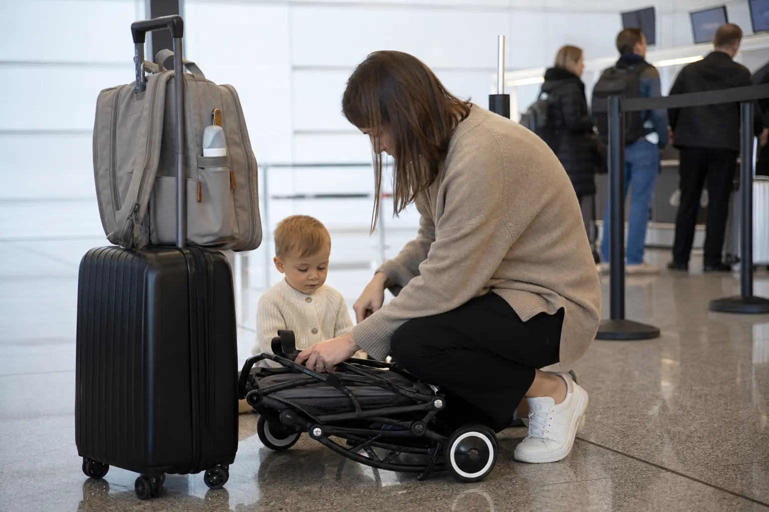 Comment choisir la meilleure poussette pour voyager en avion ?