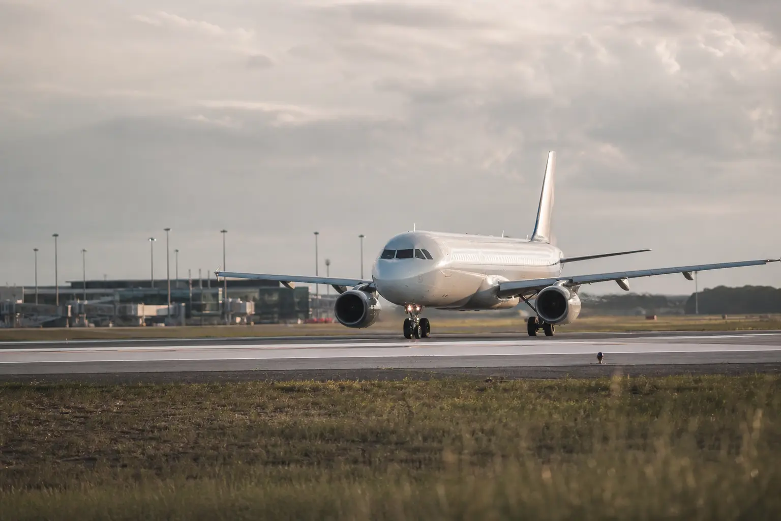 Maman, j’ai raté l’avion : que faire tout de suite, et comment éviter que ça se reproduise ?