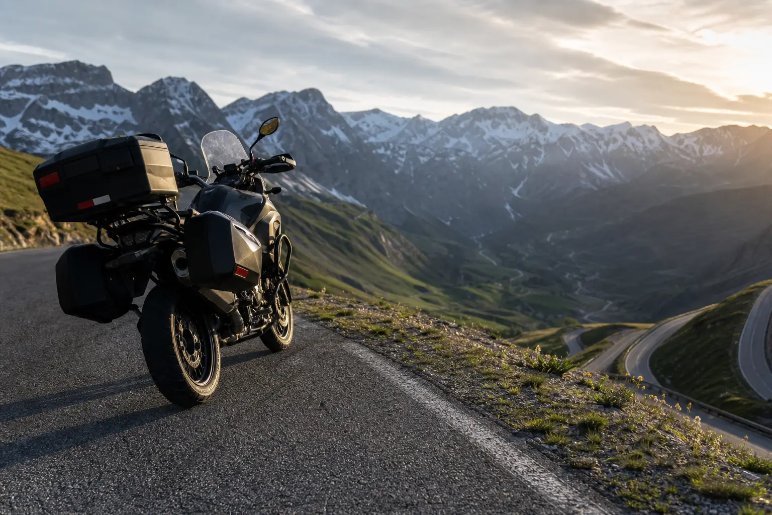 Prêt pour l’aventure sur la Route des Grandes Alpes en moto ?
