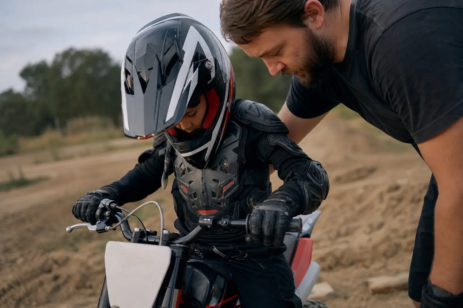 Quelle moto thermique choisir pour un enfant ? Le guide pour viser juste sans sacrifier la sécurité