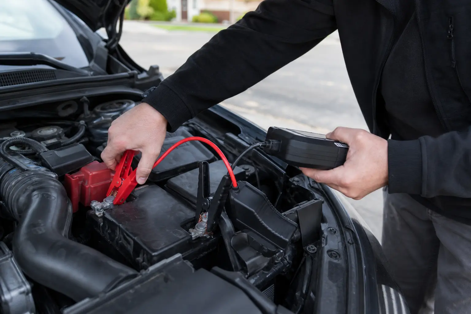 Batterie de voiture à plat : comment démarrer sans câbles ni voiture d'appoint