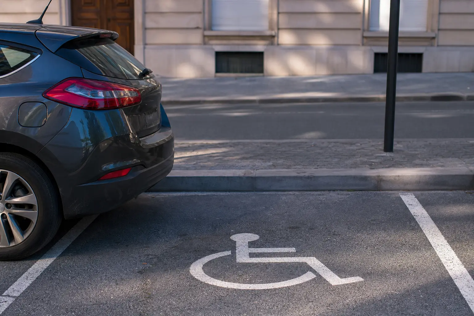 Carte mobilité inclusion : ce qu'elle change vraiment pour le stationnement