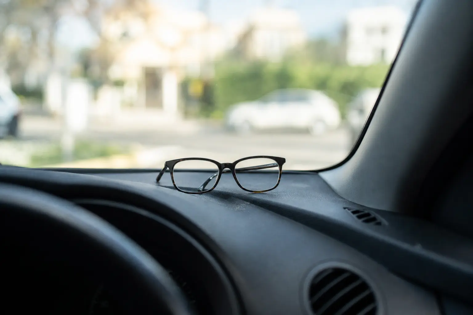 Conduire avec des lunettes de vue : mention obligatoire sur le permis et amende en cas d'oubli