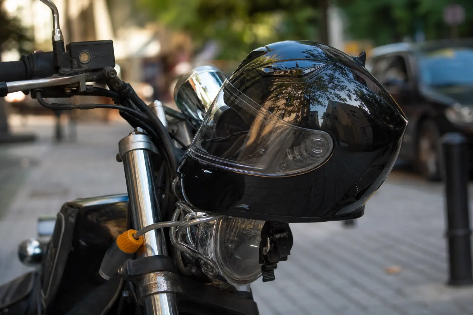 Casque moto volé : que faire, et comment éviter que ça se reproduise